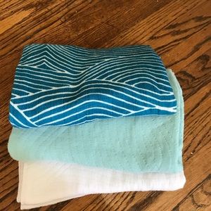 Tula Blankets - Waves